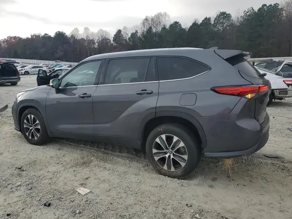 5TDGZRAH0LS006492 2020 TOYOTA HIGHLANDER - Image 2