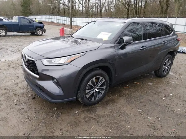 5TDGZRAH0LS024880 2020 TOYOTA HIGHLANDER - Image 2
