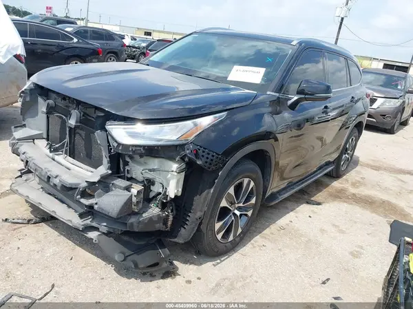 5TDGZRAH0LS501050 2020 TOYOTA HIGHLANDER - Image 2