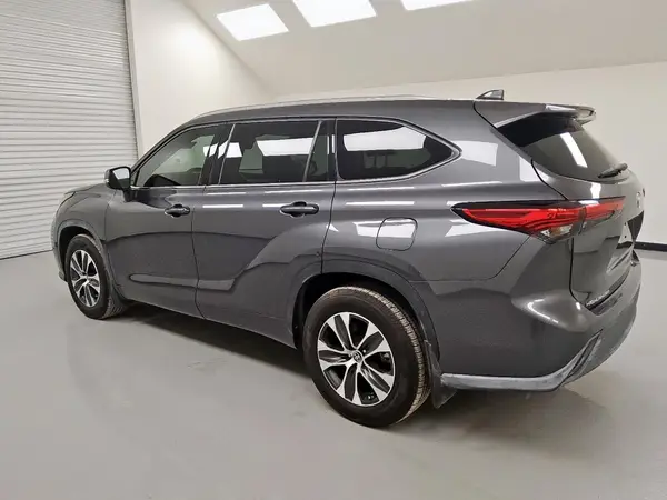 5TDGZRAH0LS505244 2020 TOYOTA HIGHLANDER - Image 2