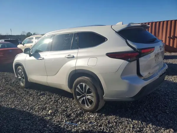 5TDGZRAH0LS513604 2020 TOYOTA HIGHLANDER - Image 2