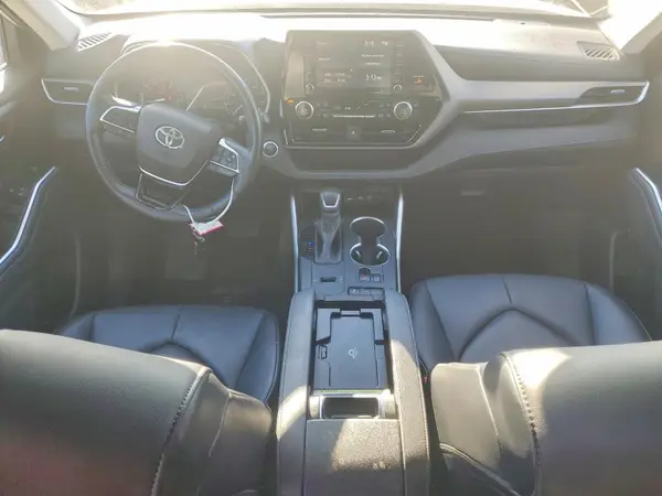 5TDGZRAH0LS513604 2020 TOYOTA HIGHLANDER - Image 8