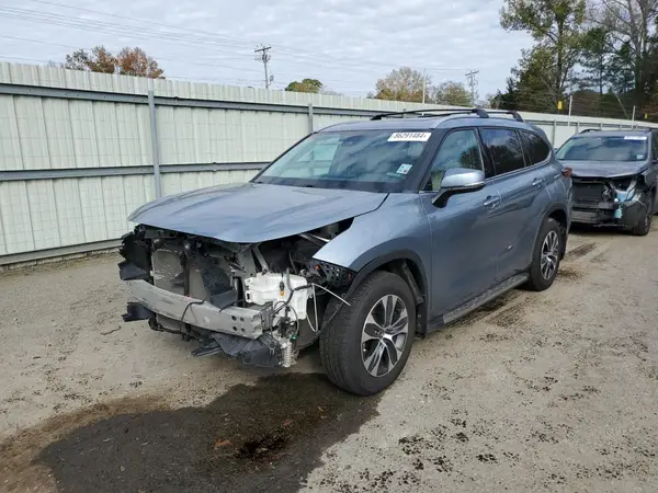 5TDGZRAH0MS068718 2021 TOYOTA HIGHLANDER - Image 1