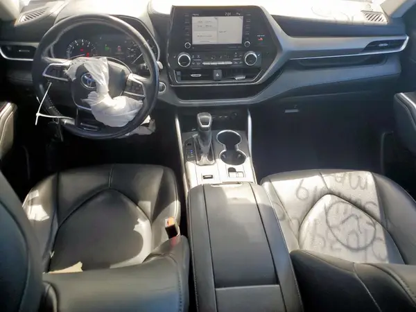 5TDGZRAH0MS524619 2021 TOYOTA HIGHLANDER - Image 8