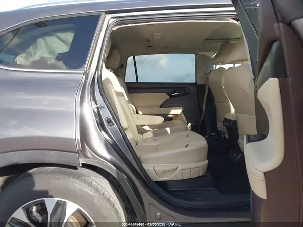 5TDGZRAH0MS524703 2021 TOYOTA HIGHLANDER - Image 8