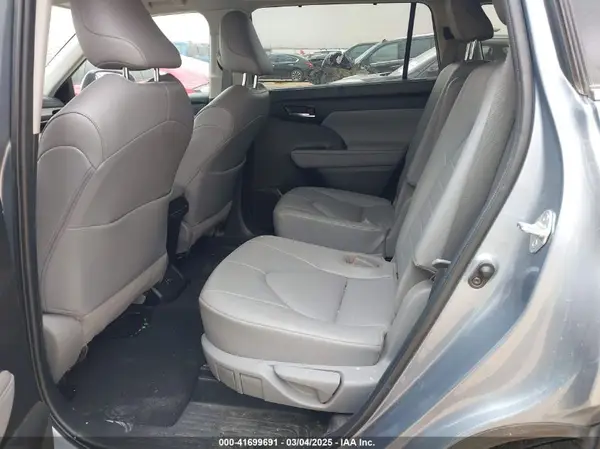 5TDGZRAH0NS104926 2022 TOYOTA HIGHLANDER - Image 8