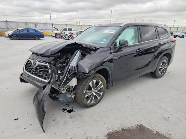 5TDGZRAH0NS106112 2022 TOYOTA HIGHLANDER - Image 1