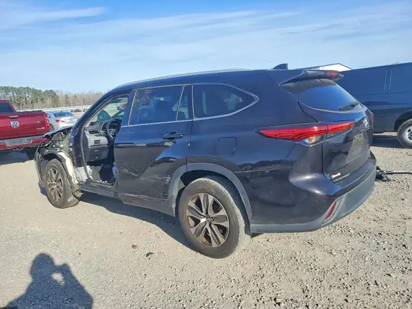 5TDGZRAH0NS129230 2022 TOYOTA HIGHLANDER - Image 2
