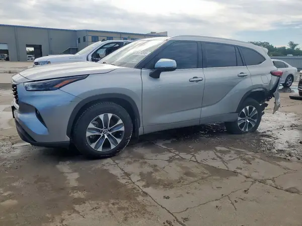 5TDGZRAH0NS547948 2022 TOYOTA HIGHLANDER - Image 1