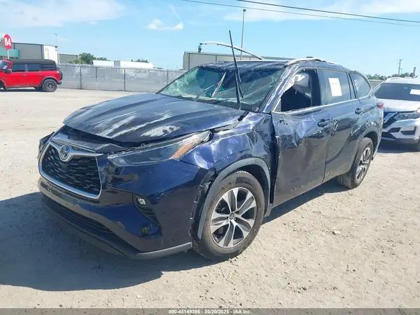 5TDGZRAH0NS554060 2022 TOYOTA HIGHLANDER - Image 2