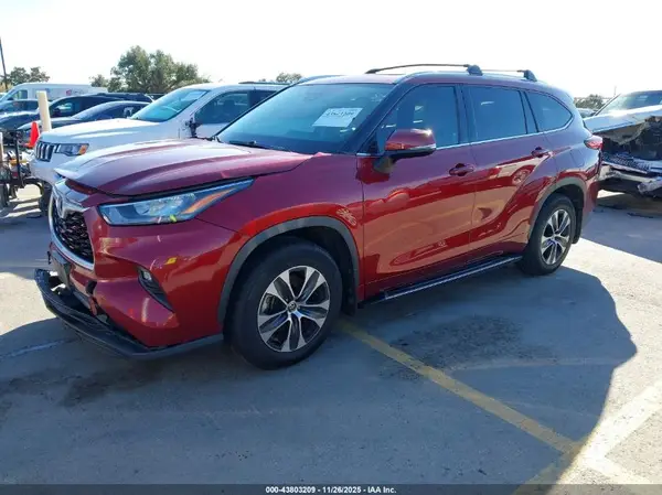 5TDGZRAH1LS007411 2020 TOYOTA HIGHLANDER - Image 2
