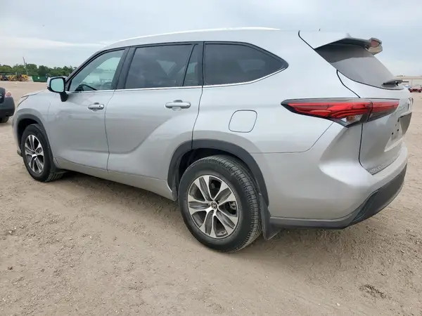 5TDGZRAH1LS502031 2020 TOYOTA HIGHLANDER - Image 2