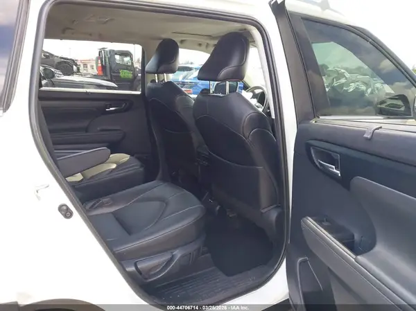 5TDGZRAH1LS512221 2020 TOYOTA HIGHLANDER - Image 8