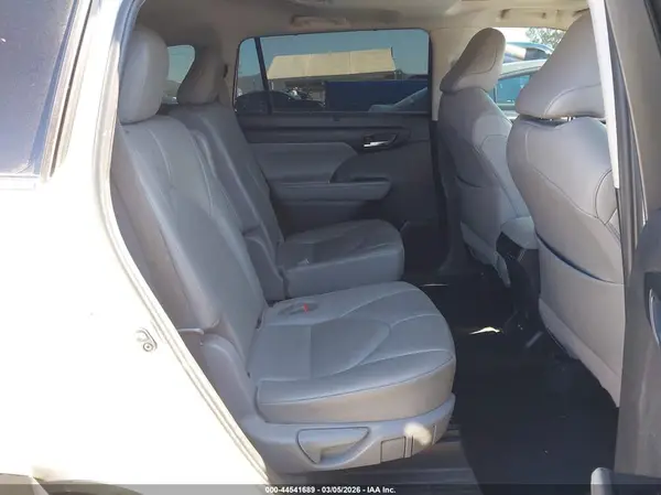 5TDGZRAH1LS513188 2020 TOYOTA HIGHLANDER - Image 8