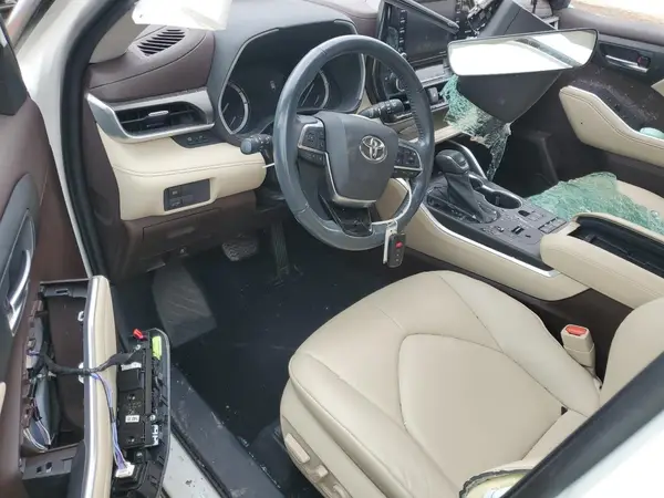 5TDGZRAH1MS037865 2021 TOYOTA HIGHLANDER - Image 8