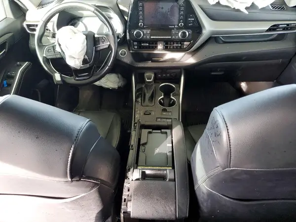 5TDGZRAH1MS040734 2021 TOYOTA HIGHLANDER - Image 8