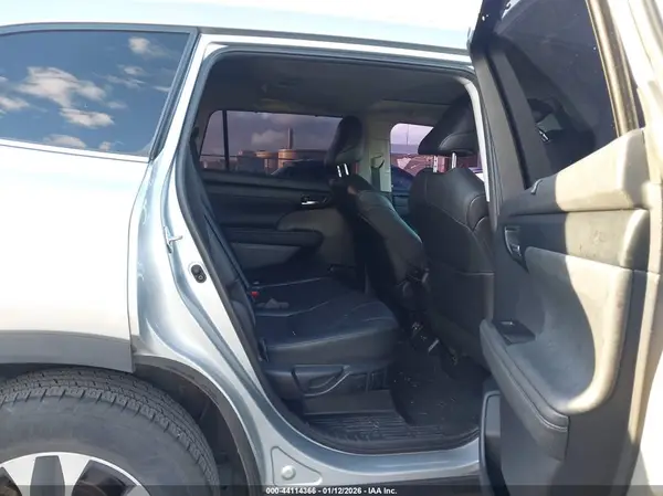 5TDGZRAH1MS050163 2021 TOYOTA HIGHLANDER - Image 8
