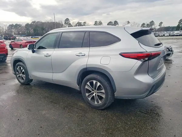 5TDGZRAH1MS051507 2021 TOYOTA HIGHLANDER - Image 2