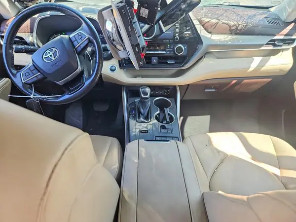 5TDGZRAH1MS055430 2021 TOYOTA HIGHLANDER - Image 8