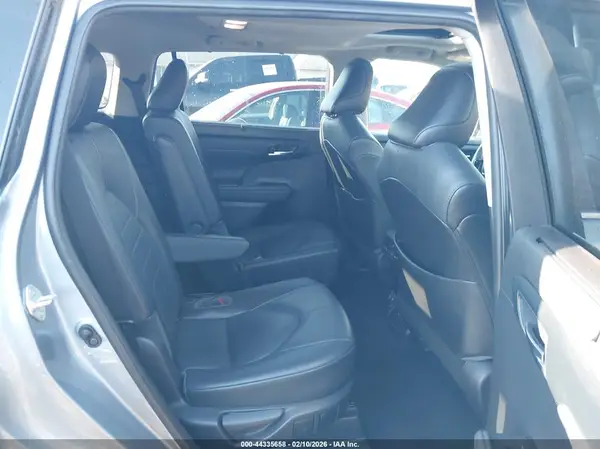 5TDGZRAH1MS086130 2021 TOYOTA HIGHLANDER - Image 8