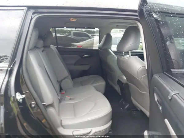 5TDGZRAH1MS086970 2021 TOYOTA HIGHLANDER - Image 8