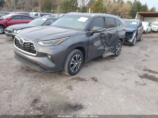 5TDGZRAH1MS089836 2021 TOYOTA HIGHLANDER - Image 2