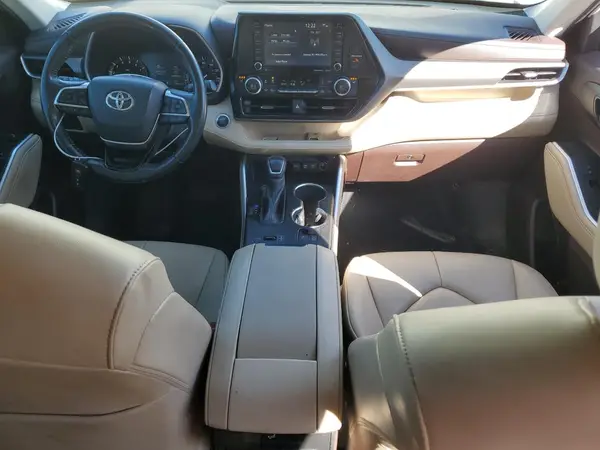 5TDGZRAH1MS518277 2021 TOYOTA HIGHLANDER - Image 8