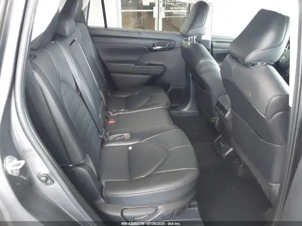 5TDGZRAH1MS519073 2021 TOYOTA HIGHLANDER - Image 8
