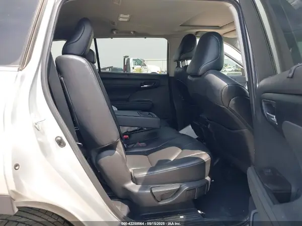 5TDGZRAH1MS528355 2021 TOYOTA HIGHLANDER - Image 8