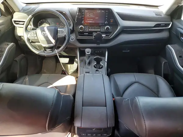 5TDGZRAH1MS531546 2021 TOYOTA HIGHLANDER - Image 8