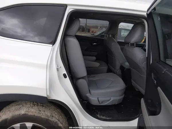 5TDGZRAH1MS532745 2021 TOYOTA HIGHLANDER - Image 8