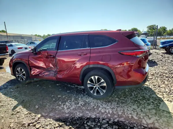 5TDGZRAH1MS537959 2021 TOYOTA HIGHLANDER - Image 2