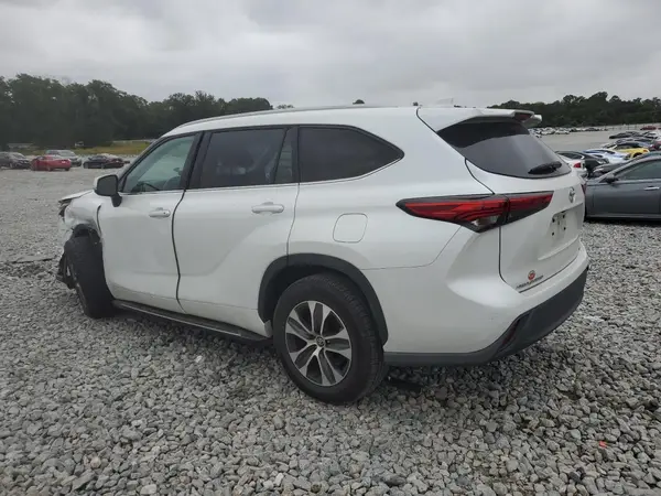 5TDGZRAH1NS102263 2022 TOYOTA HIGHLANDER - Image 2