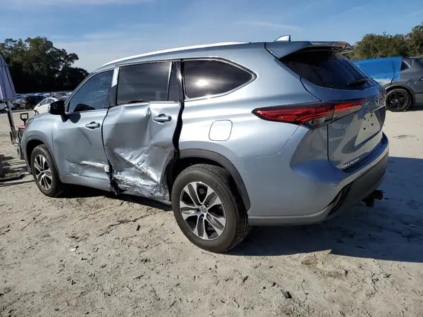 5TDGZRAH1NS115109 2022 TOYOTA HIGHLANDER - Image 2