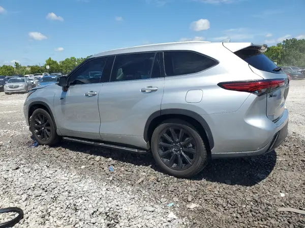 5TDGZRAH1NS119273 2022 TOYOTA HIGHLANDER - Image 2