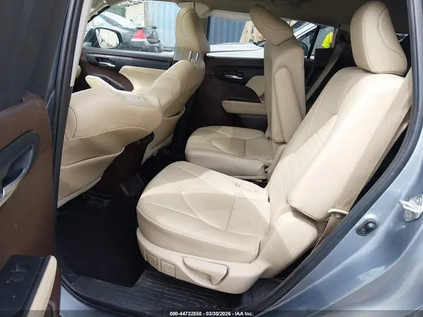 5TDGZRAH1NS120472 2022 TOYOTA HIGHLANDER - Image 8