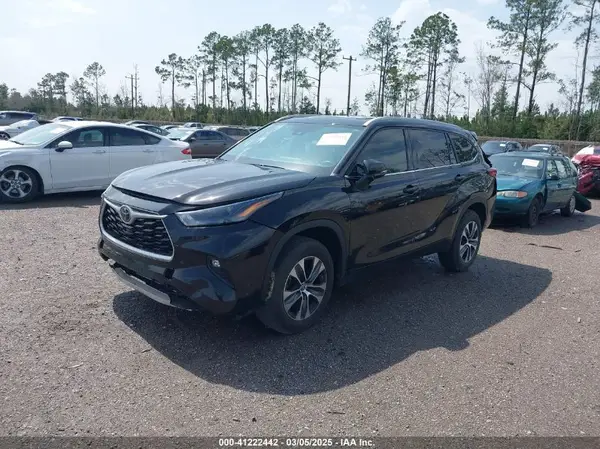 5TDGZRAH1NS122206 2022 TOYOTA HIGHLANDER - Image 2