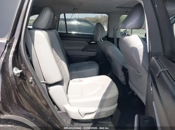 5TDGZRAH1NS122206 2022 TOYOTA HIGHLANDER - Image 8