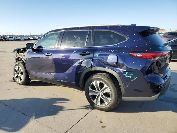 5TDGZRAH1NS123517 2022 TOYOTA HIGHLANDER - Image 2