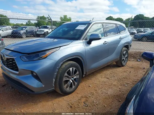 5TDGZRAH1NS127552 2022 TOYOTA HIGHLANDER - Image 2