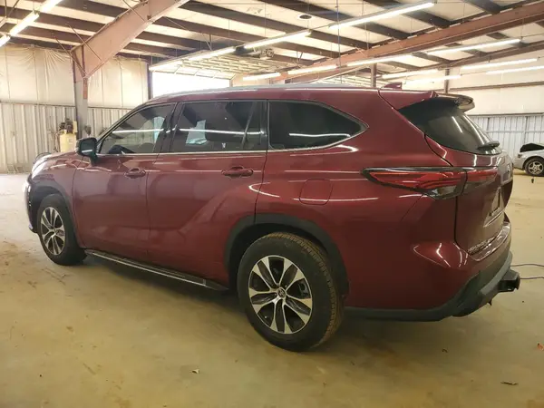 5TDGZRAH1NS135845 2022 TOYOTA HIGHLANDER - Image 2