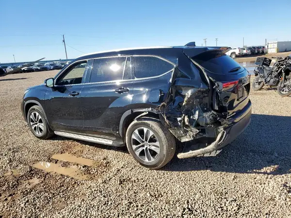 5TDGZRAH1NS140544 2022 TOYOTA HIGHLANDER - Image 2