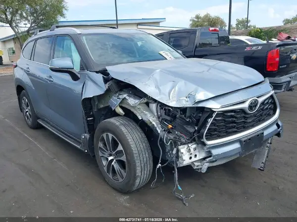 5TDGZRAH1NS141614 2022 TOYOTA HIGHLANDER - Image 1