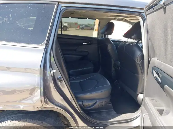5TDGZRAH1NS543956 2022 TOYOTA HIGHLANDER - Image 8