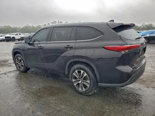 5TDGZRAH2LS006901 2020 TOYOTA HIGHLANDER - Image 2