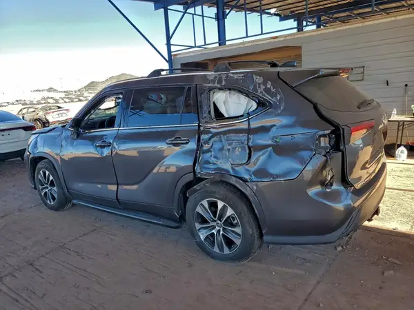 5TDGZRAH2LS011029 2020 TOYOTA HIGHLANDER - Image 2