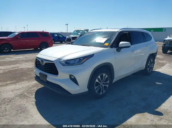 5TDGZRAH2LS016697 2020 TOYOTA HIGHLANDER - Image 2