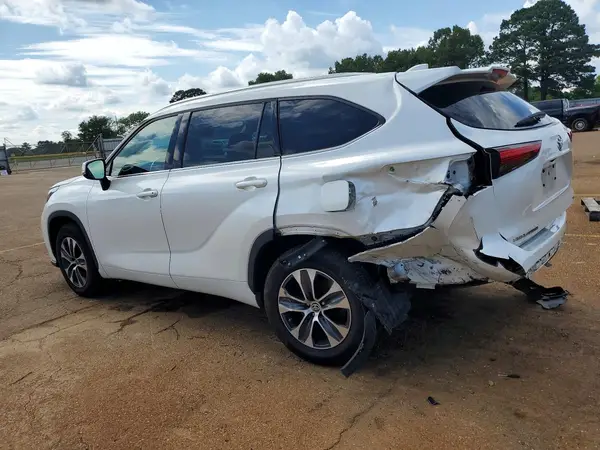 5TDGZRAH2LS503995 2020 TOYOTA HIGHLANDER - Image 2