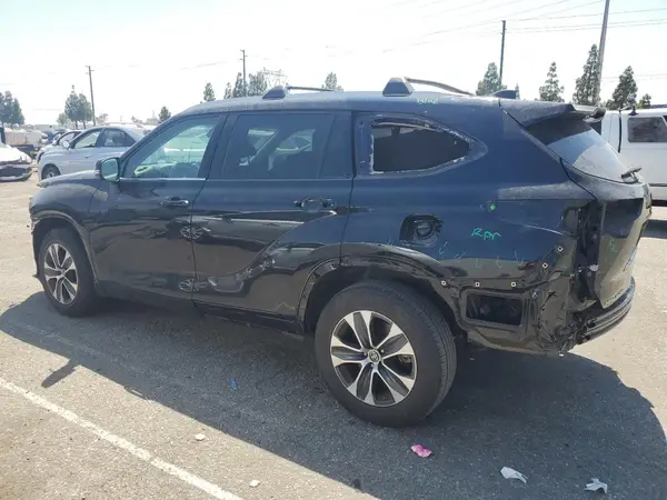 5TDGZRAH2LS507917 2020 TOYOTA HIGHLANDER - Image 2