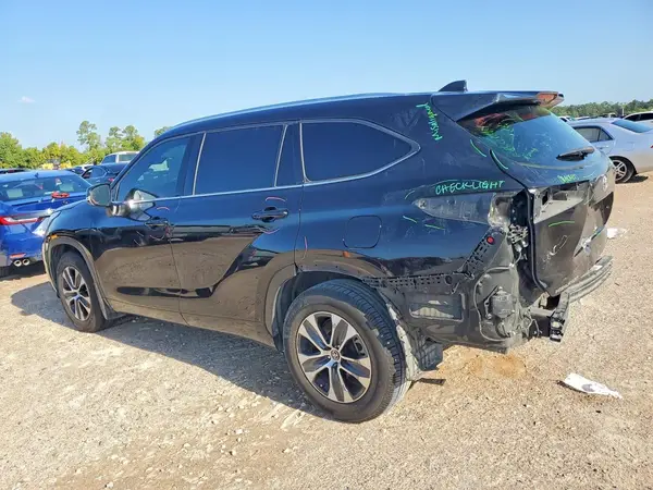 5TDGZRAH2MS031816 2021 TOYOTA HIGHLANDER - Image 2